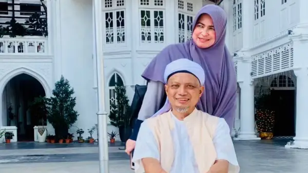 Terbukti Nikah Lagi, Umi Yuni Diusir dari Az-Zikra oleh Ibu Ustadz Arifin Ilham (Sumber : Instagram @umi_yuni_syahla_aceh)