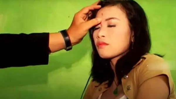 Ilustrasi - 8 Fakta Mengerikan Susuk, Disebut Bikin Penggunanya Susah Meninggal!. | (Sumber : Tangakapan layar Youtube/@TRANS TV Official.)