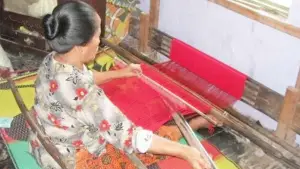 Tenun Gedogan menjadi salah satu budaya dari Indramayu, Jawa Barat | Foto: dok.BNPB Jabar