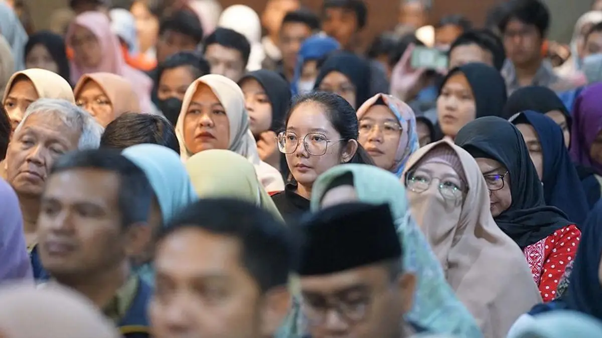 Pemerintah Kota Sukabumi memberikan penghargaan kepada 291 mahasiswa dan mahasiswi yang tahun ini diterima di PTN. | Foto: Instagram/@dokpimkotasukabumi