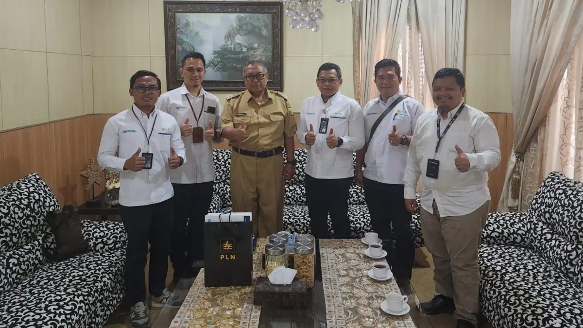 Manajemen PT PLN (Persero) UP3 Sukabumi melakukan kunjungan kepada Pemerintah Daerah Kabupaten Sukabumi pada Senin (9/10/2023). | Foto: PLN