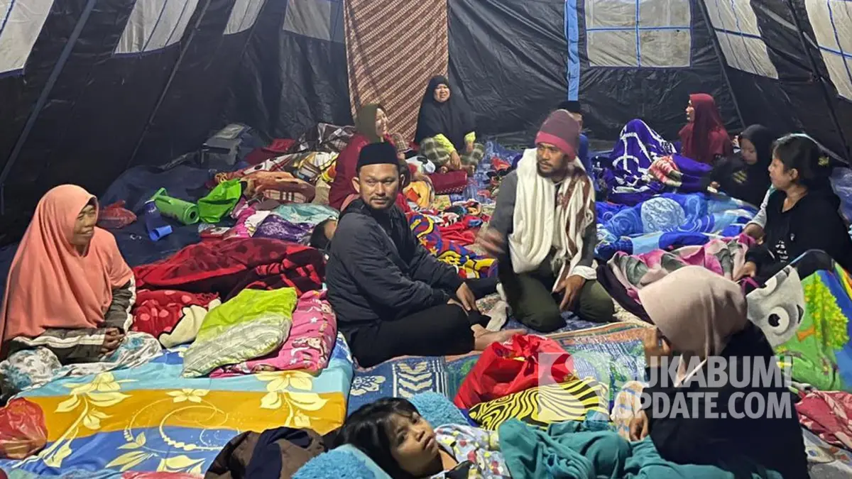 Tenda darurat menampung warga korban gempa bumi Gunung Salak di Kecamatan Kabandungan, Kabupaten Sukabumi. | Foto: BPBD Kabupaten Sukabumi