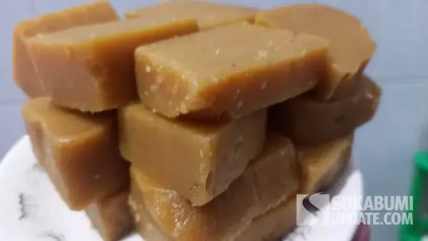 Jenang atau Dodol Jenang khas Ciracapa Sukabumi | Foto : Ragil Gilang