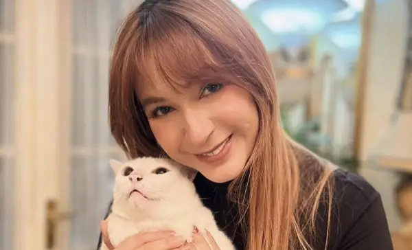 Mengenang Puput Novel: Penyanyi Cilik Era 80-an yang Dikenal Berbakat (Sumber : Instagram/@puputnovel_)