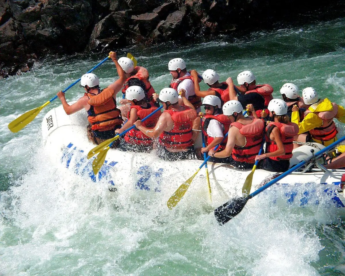 5 Rekomendasi Wisata di Kecamatan Cikidang Sukabumi, Ada Curug hingga Rafting