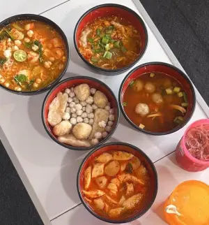 14 Makanan Asin Khas Jawa Barat yang Gurih dan Bikin Nagih, Ada Seblak hingga Cimol. Foto: IG/kulinertulungagung
