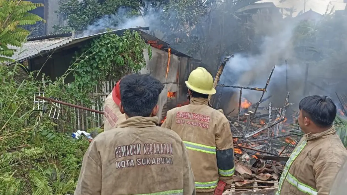 Rumah Terbakar, Modal Usaha Tukang Bubur di Kota Sukabumi Hangus