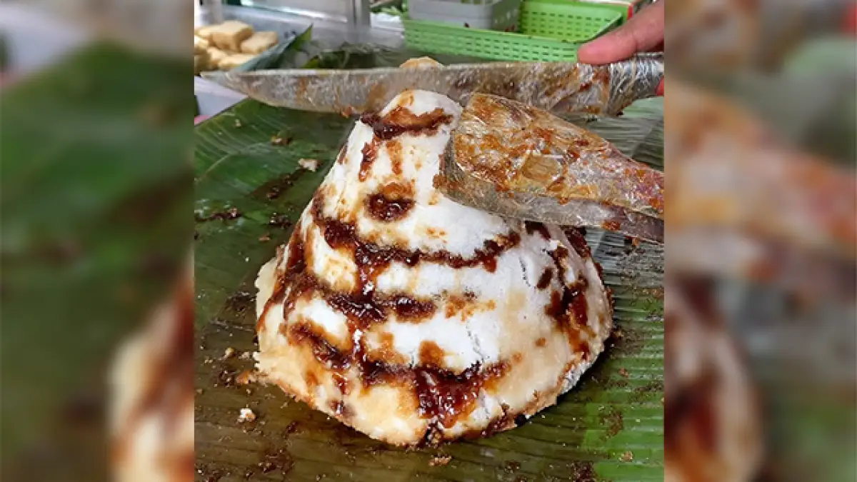 Kue Awug. | Instagram/@awugcibeunying