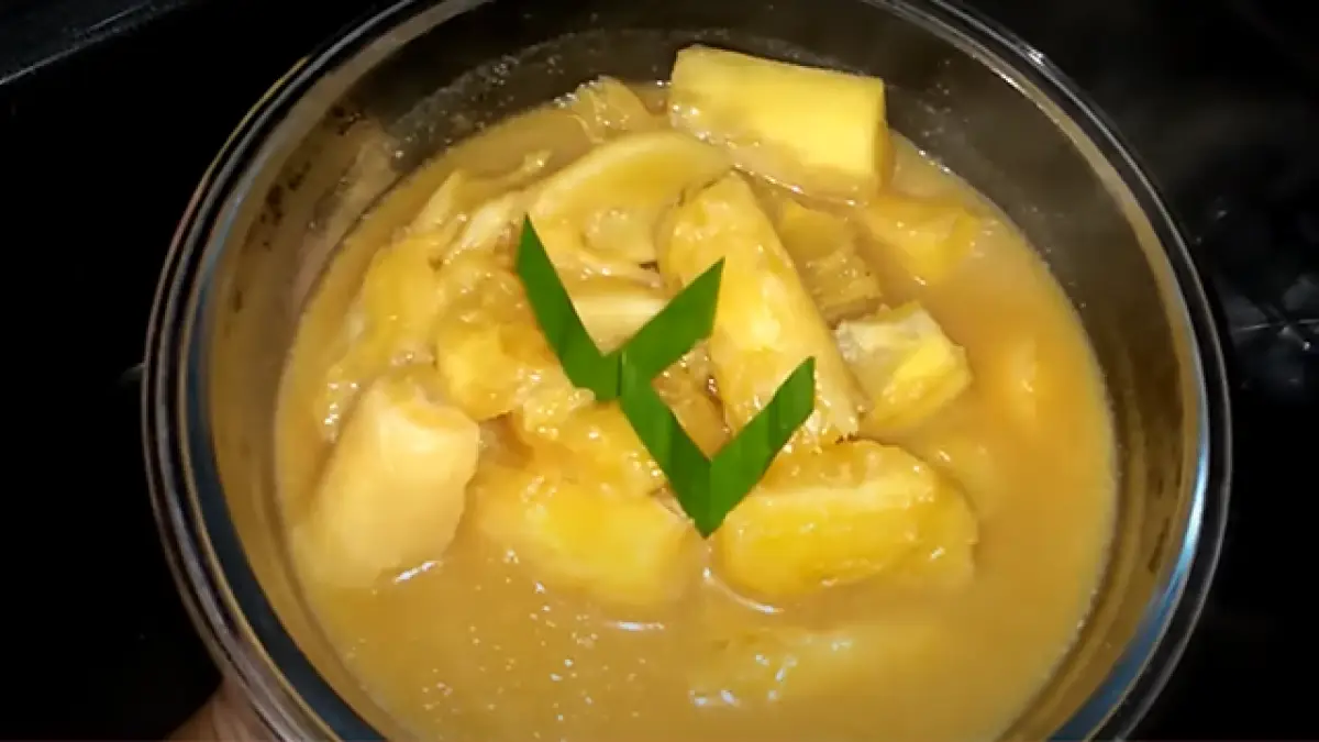 Kolak Peuyeum. | Screenshot YouTube/@Dapur Desi