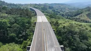 Jalan Tol Bocimi. | Instagram/@pupr_bpjt (Sumber : Instagram/@pupr_bpjt).