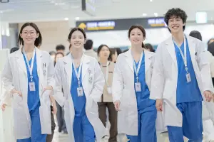 Sinopsis Resident Playbook": Spin-off Hospital Playlist yang Menyoroti Dunia Residen Medis (Sumber : IMDb)