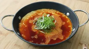 Resep Tim Telur, Recook Bekal Anak Sekolah Simpel Cuma 10 Menit. Foto: YouTube/DevinaHermawan