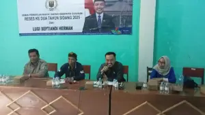 Anggota DPRD Kabupaten Sukabumi dari Fraksi Demokrat, Lugi Septiandi Herman saat menggelar reses di Desa Datarnangka. (Sumber Foto: Istimewa)