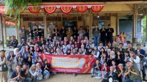 Prodi Pendidikan Geografi UPI menyelenggarakan kuliah kerja lapangan dengan fokus kajian pada sumber daya alam, ketahanan pangan, dan kebencanaan di Geopark Ciletuh, Sukabumi | Foto : KKL UPI