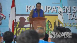 Bupati Sukabumi Asep Japar (Asjap) menyampaikan sambutan di pembukaan Musda KNPI Kabupaten Sukabumi di Markas Yon Armed 13, Kecamatan Cikembar, Kabupaten Sukabumi, Senin (26/5/2025). | Foto: SU/Syamsul Hidayat