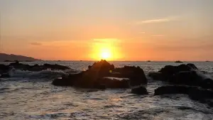 Pantai Cipunaga salah satu destinasi wisata di kawasan Palabuhanratu Sukabumi Jawa Barat | Instagram/@adel_ia7766 (Sumber : Instagram/@adel_ia7766)