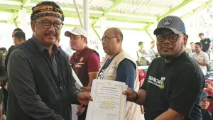 Silahturahmi relawan bencana, IJTI terima penghargaan dari Bupati Sukabumi (Sumber: dokpim Kabupaten Sukabumi)