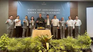 Foto bersama perayaan ulang tahun pertama Laska Hotel Sukabumi. | Foto: Laska Hotel Sukabumi