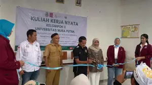 Pembukaan KKN Kelompok 3 Universitas Nusa Putra di Desa Cikidang, Kecamatan Cikidang, Kabupaten Sukabumi | Foto : Dok. NPU