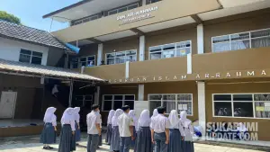 Sekolah Menengah Kejuruan (SMK) Ar-Rahmah di Jalan Raya Sukabumi-Cianjur, Desa Selaawi, Kecamatan Sukaraja, Kabupaten Sukabumi| Foto : Asep Awaludin