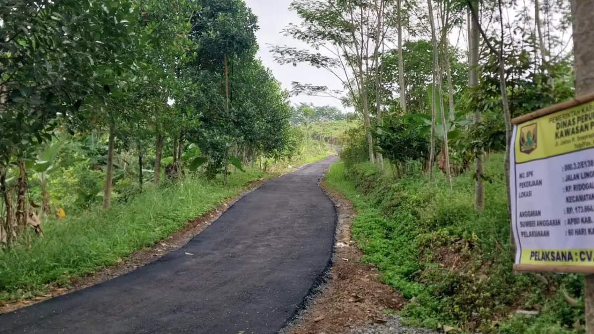 Diperbaiki Disperkim Sukabumi, Jalan Lingkungan di Ridogalih Cikakak Sudah Leucir