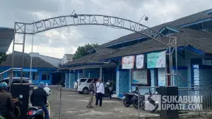 Kantor Perusahaan Daerah Air Minum (PDAM) Tirtwa Bumi Wibawa Kota Sukabumi di Jalan Bhayangkara No, 207, Kecamatan Cikole | Foto : Asep Awaludin