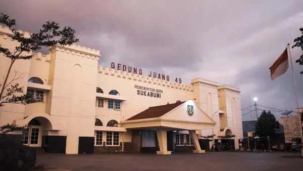 Bangunan Gedung Juang 45 Kota Sukabumi. Foto ini diambil pada 14 Januari 2024. | Foto: Vectors/Saepul Bahri