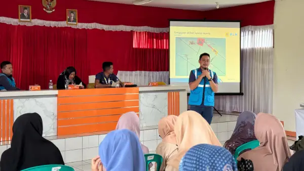 Kegiatan sosialisasi PLN di Kantor Kelurahan Sukakarya pada 15 Juli 2025. | Foto: PLN