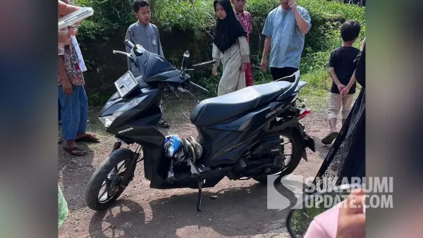 Sepeda motor korban yang tertabrak KA Siliwangi di wilayah Kabupaten Sukabumi pada Jumat (18/7/2025). | Foto: Istimewa