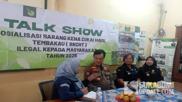 UPTD Pasar Semi Modern Cicurug, Pol PP Kabupaten Sukabumi dan Bea Cukai Jawa Barat dalam kegiatan Talk Show Bahaya Rokok Ilegal | Foto : Ibnu Sanubari