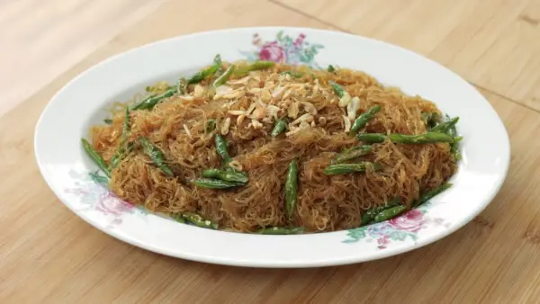 Inspirasi Menu Harian Resep Sohun Goreng Cabe Ijo Ala Chef Devina Hermawan (Sumber : X/@hermawan_devina)