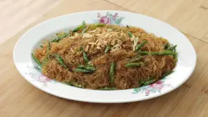 Inspirasi Menu Harian Resep Sohun Goreng Cabe Ijo Ala Chef Devina Hermawan (Sumber : X/@hermawan_devina)