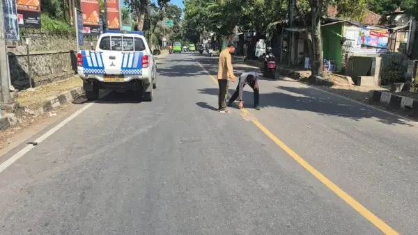 Tempat Kejadian Perkara tabrakan motor dan truk, di Jalan KH Ahmad Sanusi, Kelurahan Sukakarya, Kecamatan Warudoyong, Kota Sukabumi | Foto : Dok. Satlantas Polres Sukabmi