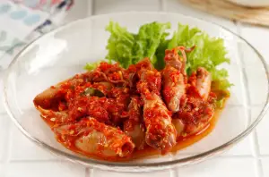 Sambal Cumi Pedas Menu Seafood Khas Sunda yang Menggugah Selera (Sumber : X/@eatsimple_x)