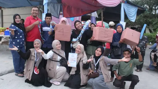 Kegiatan KKN mahasiswa Universitas Nusa Putra di Desa Karangpapak, Kecamatan Cisolok, Kabupaten Sukabumi. | Foto: Istimewa
