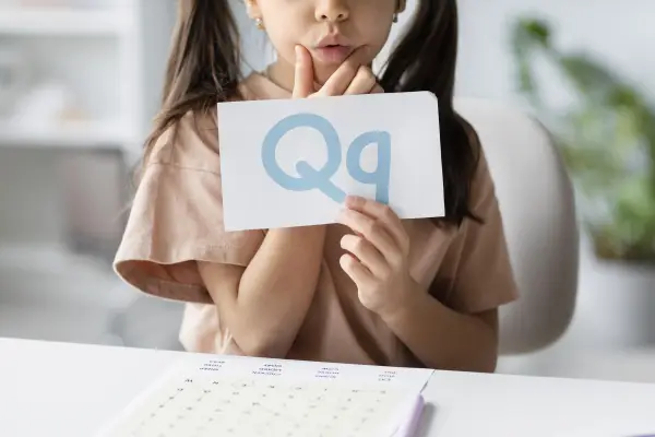 Ilustrasi Mengembangkan IQ Pada Anak, Kecerdasan Emosional: Soft Skill Penting yang Jarang Diajarkan di Sekolah (Sumber : Freepik)