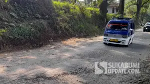 Salah satu titik kerusakan jalan di Kabuaten Sukabumi. | Foto: SU/Ibnu Sanubari