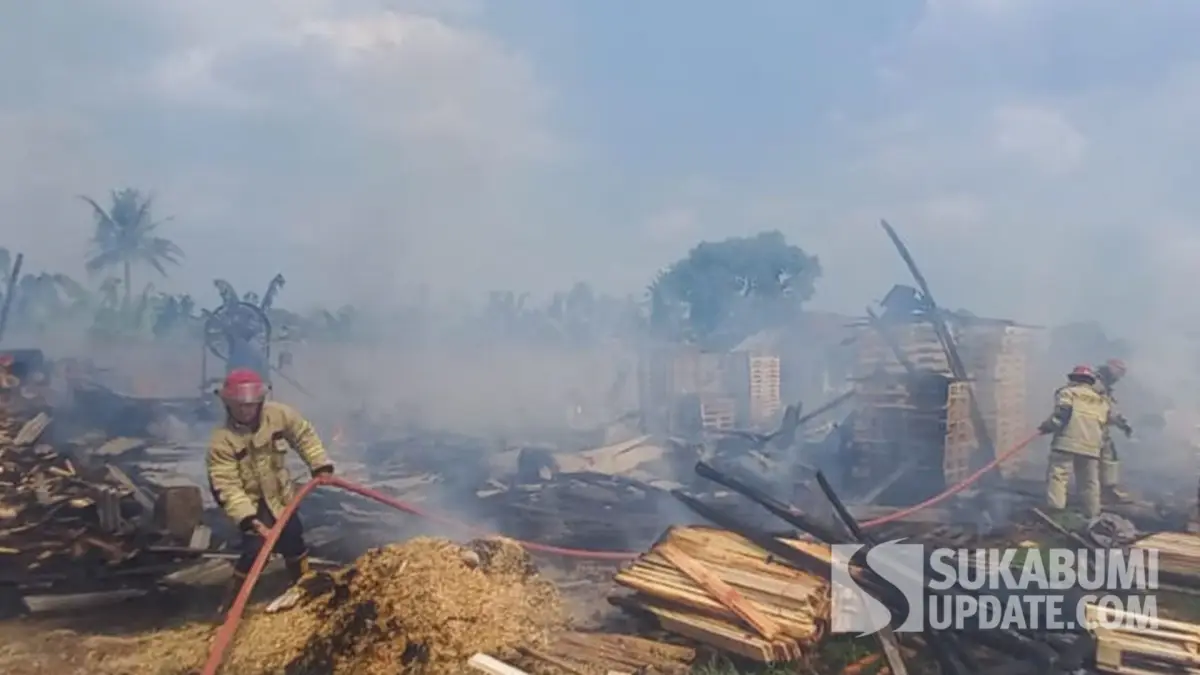 Knalpot Mesin Diesel Bocor, Api Lahap Penggesekan Kayu di Parakansalak Sukabumi