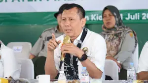 Anggota Komisi IV DPR RI drh Slamet meninjau pelaksanaan Program UPLAND di Desa Pujon Kidul, Kabupaten Malang, Senin (21/7/2025). | Foto: Ica/vel
