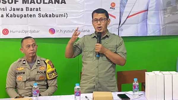 Haji Aka melaksanakan Reses III di Kampung Leubak Siuh Pentas, Desa Sukamaju, Kecamatan Kadudampit, Kabupaten Sukabumi, Selasa (22/7/2025). | Foto: Istimewa