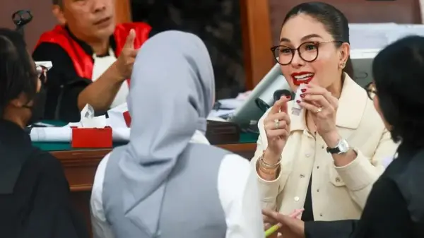 Suasana Persidangan Nikita Mirzani Vs Reza Gladys, Perseteruan Makin Panas, Persidangan Nikita Mirzani Vs Reza Gladys Tuai Sorotan (Sumber : Instagram/@agusapriyanto)