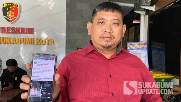 Ketua LBH Satria Sakti Sunda, Diki Dodi Murtadi, saat membuat laporan di Polres Sukabumi Kota | Foto : Asep Awaludin