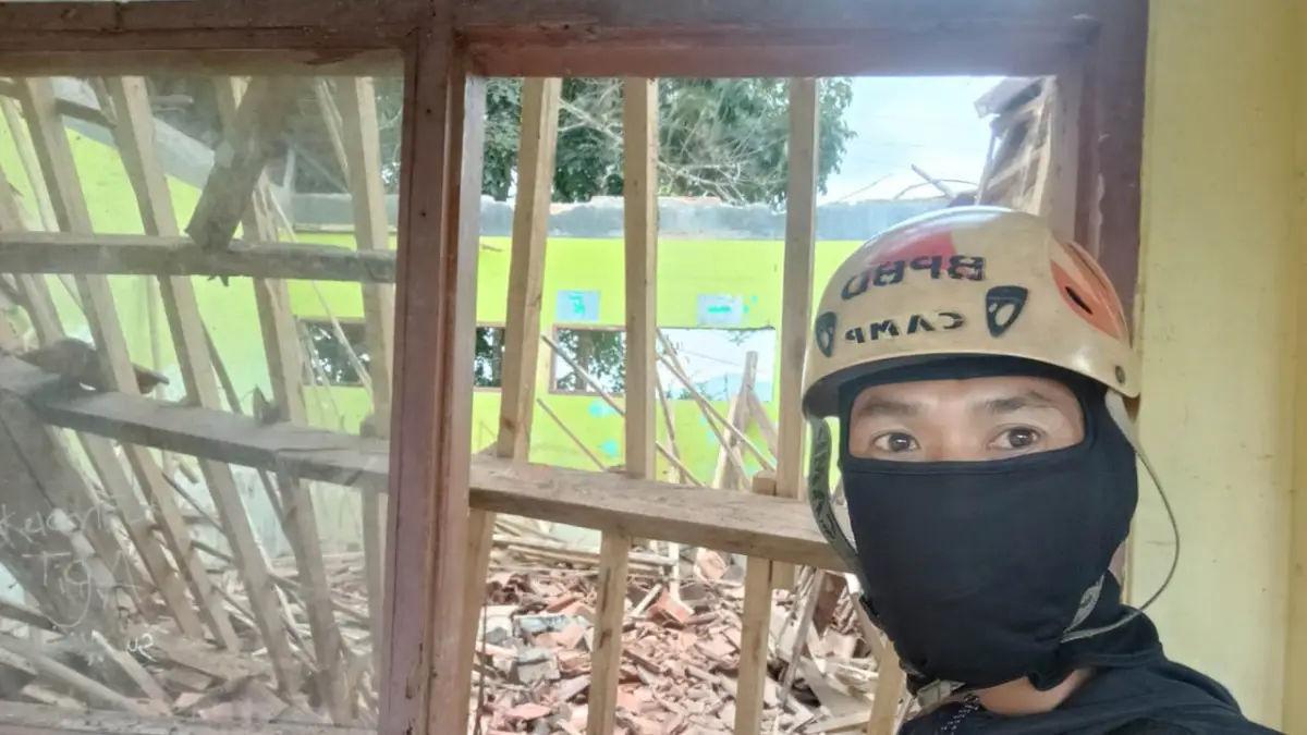 Lapuk, Bangunan SDN Tipar Pabuaran Sukabumi Ambruk