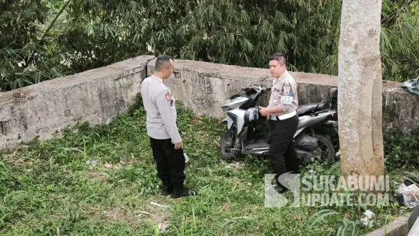 Sepeda motor korban di lokasi kecelakaan di Jalan Lingkar Selatan, Kecamatan Warudoyong, Kota Sukabumi, Selasa (29/7/2025). | Foto: Unit Gakkum Satlantas Polres Sukabumi Kota