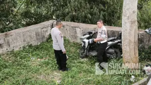 Sepeda motor korban di lokasi kecelakaan di Jalan Lingkar Selatan, Kecamatan Warudoyong, Kota Sukabumi, Selasa (29/7/2025). | Foto: Unit Gakkum Satlantas Polres Sukabumi Kota