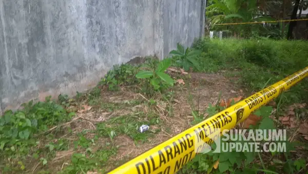 Lokasi penemuan mayat di Kampung Babakan Gumelar RT 03/23 Kelurahan/Kecamatan Palabuhanratu, Kabupaten Sukabumi, Selasa (29/7/2025). | Foto: SU/Ilyas Supendi