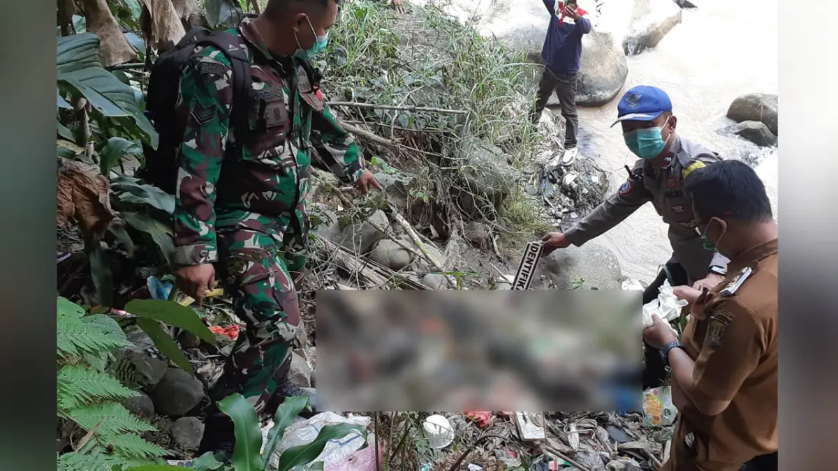 Proses cek TKP dan evakuasi jasad Agis di kolong jembatan sekarwangi Cibadak Kabupaten Sukabumi.