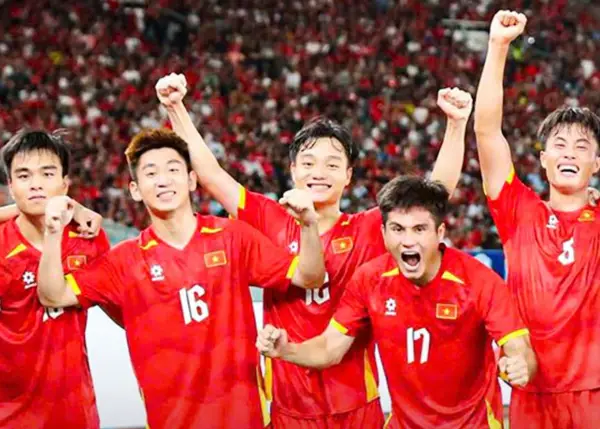 Tiga kali juara beruntun! Vietnam taklukkan Indonesia 1-0 di final AFF U-23 2025. SUGBK bergemuruh, tapi Golden Star Warriors tetap jadi raja ASEAN! (Sumber : Instagram @goalvietnam)