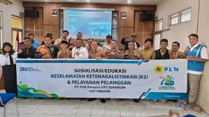 PLN Unit Pelaksana Pelayanan Pelanggan (UP3) Sukabumi sosialisasi Keselamatan dan Kesehatan Kerja (K3) bagi masyarakat umum di Kantor Kecamatan Cibadak | Foto : Dok. PLN