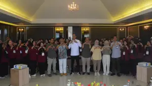 Foto bersama agenda Pelatihan Vokasi Pengolahan Pangan Angkatan III yang diselenggarakan Diskumindag Kota Sukabumi pada 29 Juli 2025 di Hotel Balcony. | Foto: Website Pemkot Sukabumi